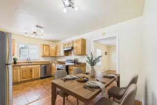 1100 12th St N, Texas City, TX 77590 - Photo 15