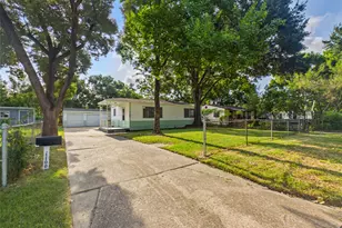 1100 12th St N, Texas City, TX 77590 - Photo 1