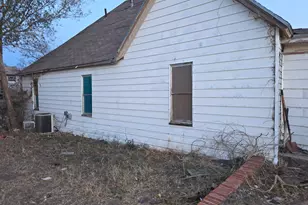 1011 Scurry St, Big Spring, TX 79720 - Photo 1