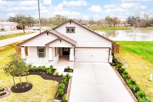 201 Bryan Wy, Angleton, TX 77515 - Photo 1