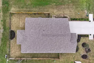 201 Bryan Wy, Angleton, TX 77515 - Photo 17