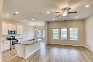 201 Bryan Wy, Angleton, TX 77515 - Photo 15