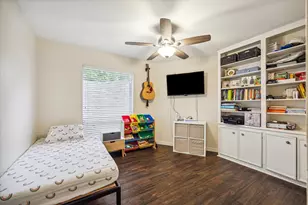 910 Coachlight Dr, Houston, TX 77077 - Photo 17