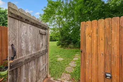 910 Coachlight Drive, Houston, TX 77077 - Photo 23