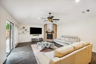 910 Coachlight Dr, Houston, TX 77077 - Photo 3