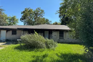 206 Sunset Heights Ave, Dayton, TX 77535 - Photo 1