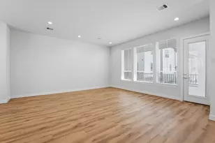 2706 Grand Fountains Dr, Houston, TX 77054 - Photo 15