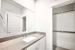 1602 Westside Gardens Ln, Houston, TX 77055 - Photo 19