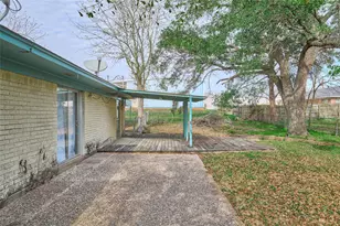 203 Paul Knox St, Huntsville, TX 77320 - Photo 35