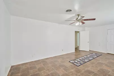 203 Paul Knox Street, Huntsville, TX 77320 - Photo 5