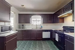 7106 Bayou Crest Dr, Houston, TX 77088 - Photo 13