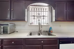 7106 Bayou Crest Dr, Houston, TX 77088 - Photo 11