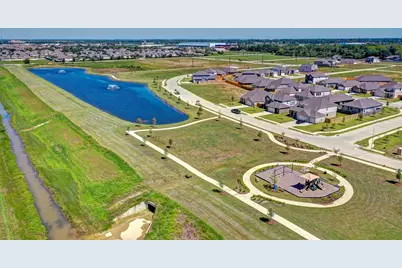 680 Woodhaven Lakes Drive, La Marque, TX 77568 - Photo 11