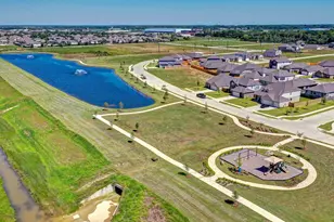 680 Woodhaven Lks Dr, La Marque, TX 77568 - Photo 11