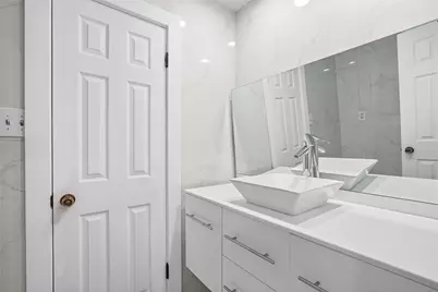 515 Tallowood Road #7, Houston, TX 77024 - Photo 17