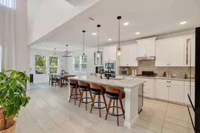 27 Floral Vista Drive, Tomball, TX 77375 - Photo 11