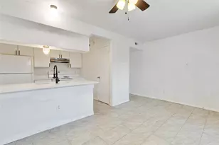 6910 Hart Ln, Austin, TX 78731 - Photo 5