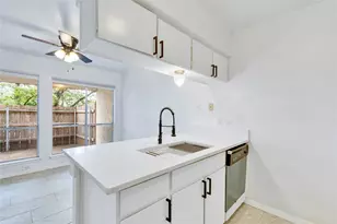 6910 Hart Ln, Austin, TX 78731 - Photo 9