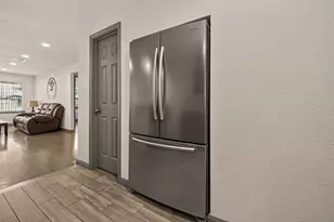 4105 Lymbar Dr, Houston, TX 77025 - Photo 15