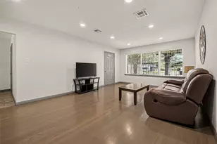 4105 Lymbar Dr, Houston, TX 77025 - Photo 7