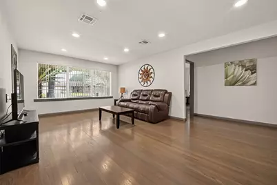4105 Lymbar Drive, Houston, TX 77025 - Photo 9