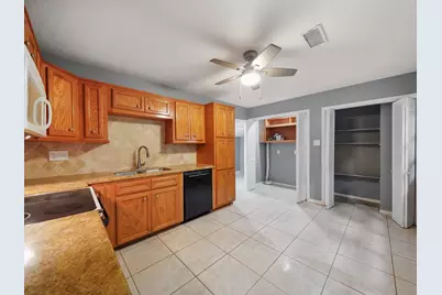 15522 Winter Briar Drive, Houston, TX 77489 - Photo 7