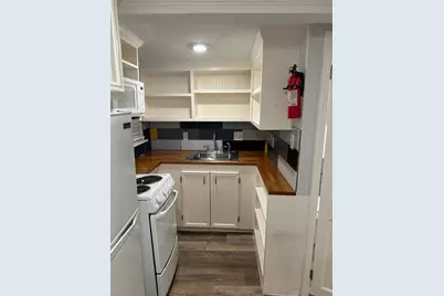 1107 13th Street #5, Galveston, TX 77550 - Photo 3