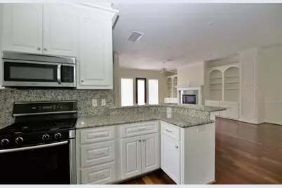 707 Welch, Houston, TX 77006 - Photo 9