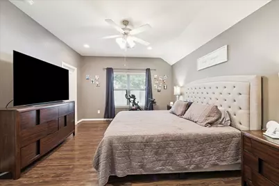 216 E Lantana Circle, Sealy, TX 77474 - Photo 9