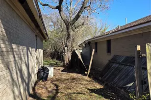 5408 Lillian St, Baytown, TX 77521 - Photo 3