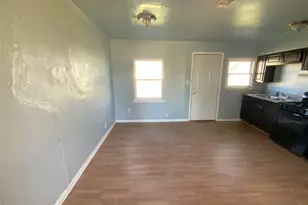 1736 Lynn Ln, Freeport, TX 77541 - Photo 5