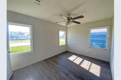 1736 Lynn Lane, Freeport, TX 77541 - Photo 13