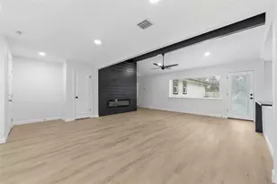 9607 Kemp Forest Dr, Houston, TX 77080 - Photo 7