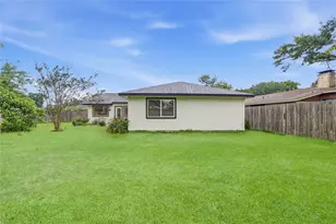 9607 Kemp Forest Dr, Houston, TX 77080 - Photo 25
