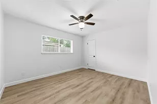 9607 Kemp Forest Dr, Houston, TX 77080 - Photo 17
