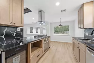 9607 Kemp Forest Dr, Houston, TX 77080 - Photo 9