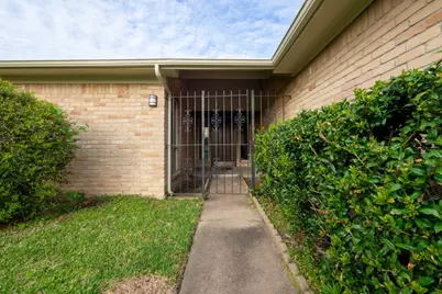 7310 Westbranch Drive, Houston, TX 77072 - Photo 3