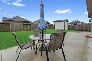 8406 Hunters Cliff Dr, Baytown, TX 77521 - Photo 19