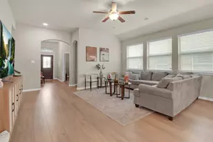 8406 Hunters Cliff Dr, Baytown, TX 77521 - Photo 5