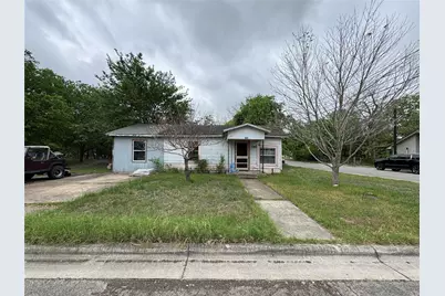 402 Laredo Street, Lockhart, TX 78644 - Photo 1