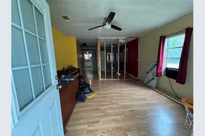 402 Laredo Street, Lockhart, TX 78644 - Photo 5