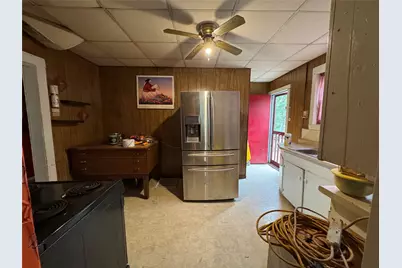 402 Laredo Street, Lockhart, TX 78644 - Photo 9