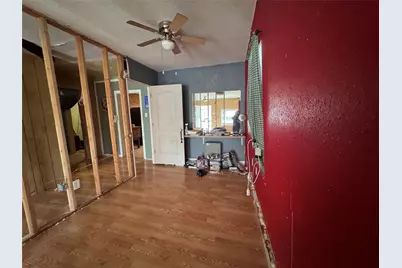 402 Laredo Street, Lockhart, TX 78644 - Photo 7