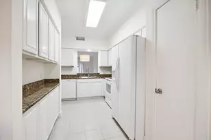 3776 Lake St, Houston, TX 77098 - Photo 5