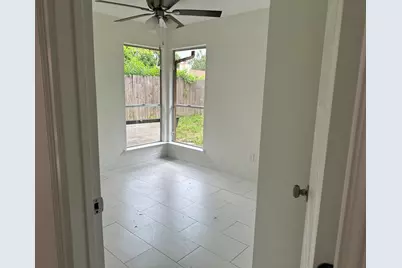 138 Coffee Lane, Lake Jackson, TX 77566 - Photo 3