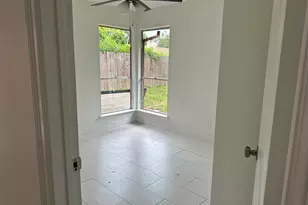 138 Coffee Ln, Lake Jackson, TX 77566 - Photo 3