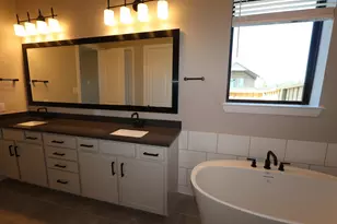 12207 Canal Vw Blvd, Mont Belvieu, TX 77523 - Photo 11
