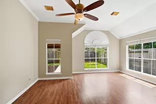 14015 Crown Glen Ct, Houston, TX 77062 - Photo 25