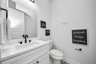 1510 E 31st St, Houston, TX 77022 - Photo 5