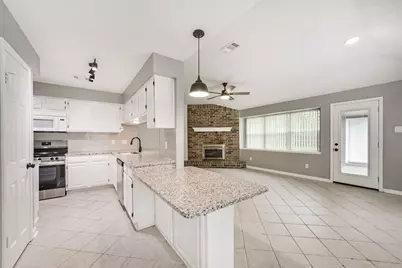 8402 Pine Shores Drive, Humble, TX 77346 - Photo 11